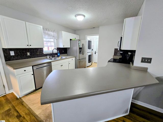 137 Hillside Circle, Easley, SC 29640