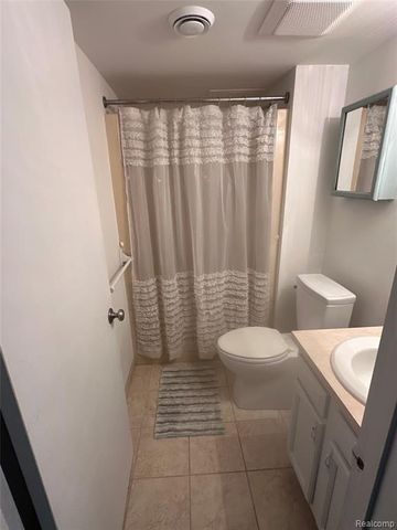 27211 Hickory Street, Harrison Twp, MI 48045