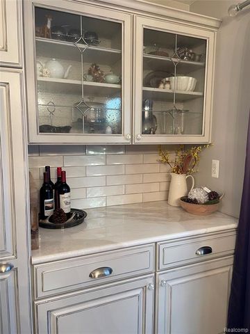 27211 Hickory Street, Harrison Twp, MI 48045