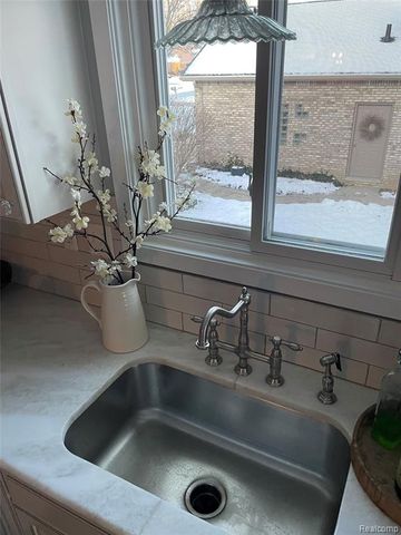 27211 Hickory Street, Harrison Twp, MI 48045