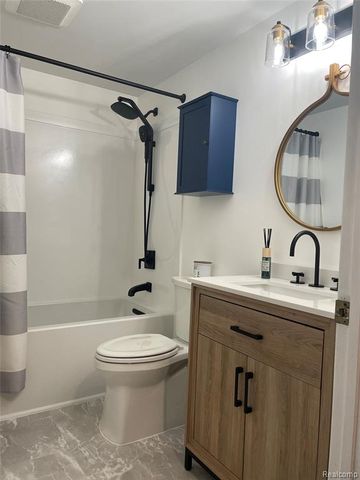 27211 Hickory Street, Harrison Twp, MI 48045