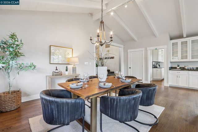 858 Mountain View Dr, Lafayette, CA 94549