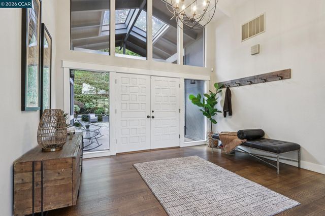 858 Mountain View Dr, Lafayette, CA 94549