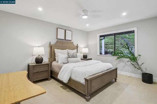 858 Mountain View Dr, Lafayette, CA 94549