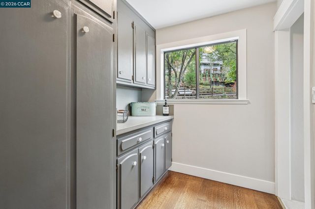 858 Mountain View Dr, Lafayette, CA 94549