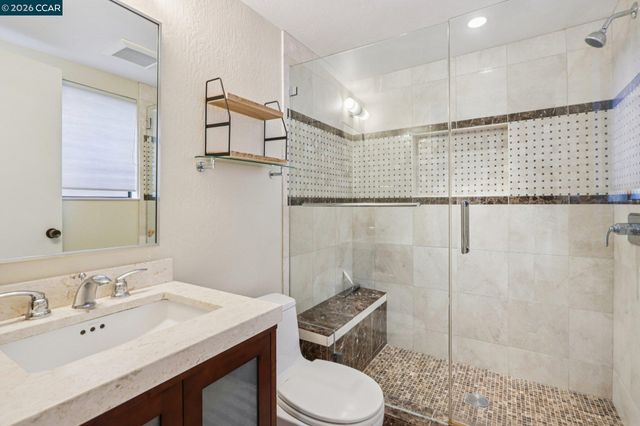 858 Mountain View Dr, Lafayette, CA 94549