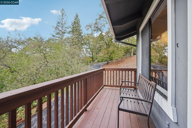 858 Mountain View Dr, Lafayette, CA 94549