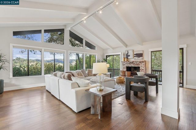 858 Mountain View Dr, Lafayette, CA 94549