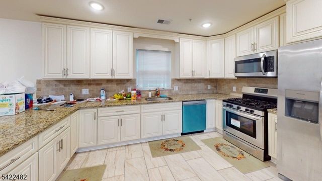 800 Bergen St, Newark City, NJ 07108