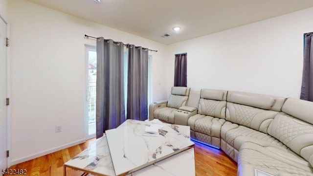 800 Bergen St, Newark City, NJ 07108