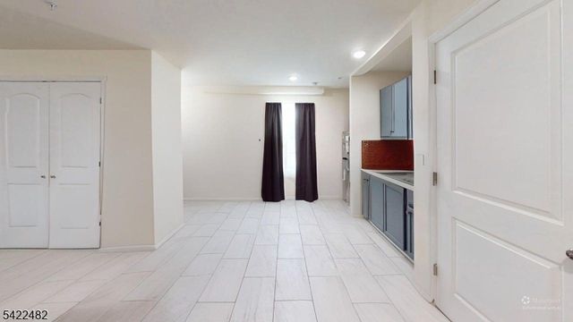 800 Bergen St, Newark City, NJ 07108