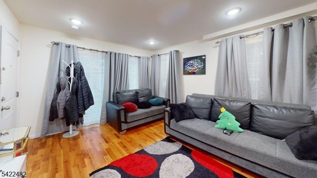 800 Bergen St, Newark City, NJ 07108