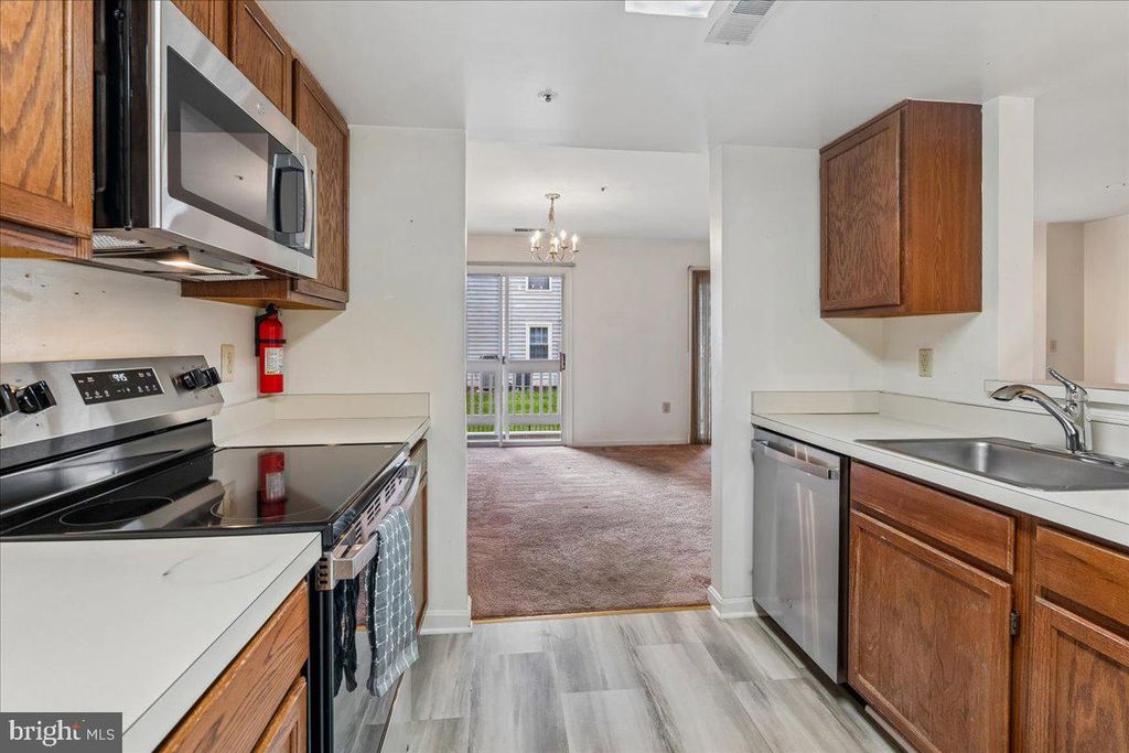 Image 13 of property listing at 7906 BAYSHORE DR #4222, Laurel, MD 20707