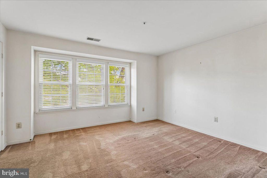 Image 14 of property listing at 7906 BAYSHORE DR #4222, Laurel, MD 20707