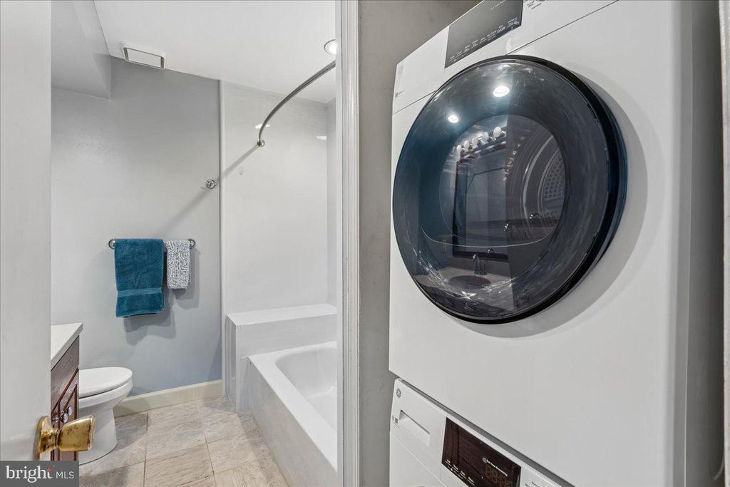 Image 17 of property listing at 7906 BAYSHORE DR #4222, Laurel, MD 20707