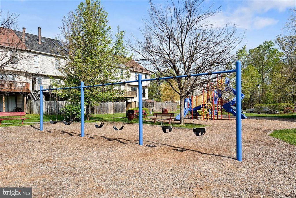 Image 20 of property listing at 7906 BAYSHORE DR #4222, Laurel, MD 20707