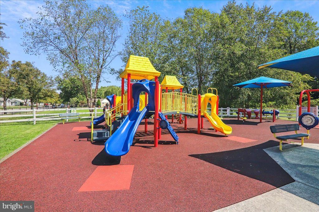 Image 29 of property listing at 7906 BAYSHORE DR #4222, Laurel, MD 20707