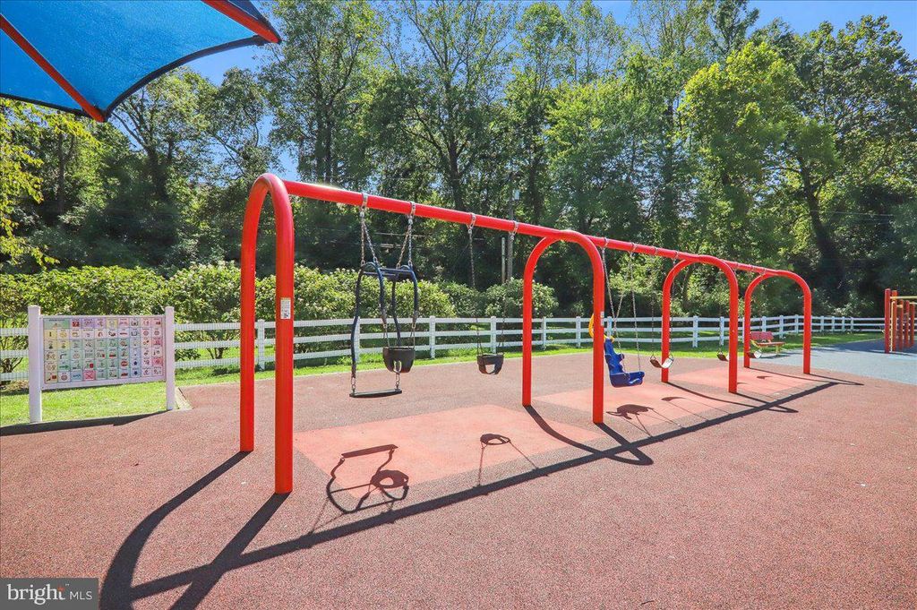 Image 30 of property listing at 7906 BAYSHORE DR #4222, Laurel, MD 20707