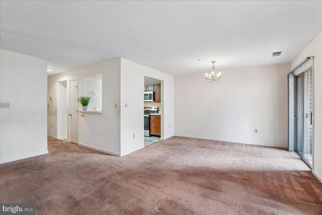 Image 5 of property listing at 7906 BAYSHORE DR #4222, Laurel, MD 20707