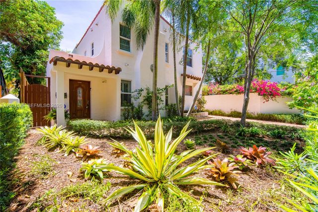 3514 Crystal Ct, Miami, FL 33133