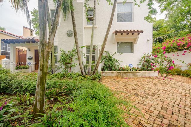 3514 Crystal Ct, Miami, FL 33133