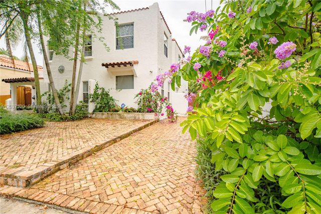 3514 Crystal Ct, Miami, FL 33133
