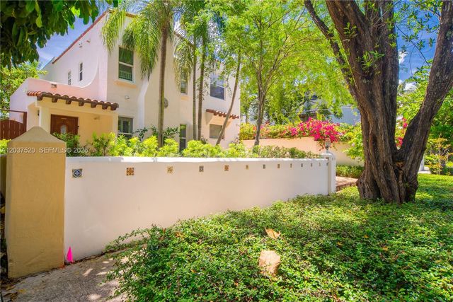3514 Crystal Ct, Miami, FL 33133