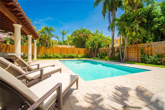 3514 Crystal Ct, Miami, FL 33133