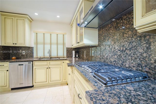 3514 Crystal Ct, Miami, FL 33133