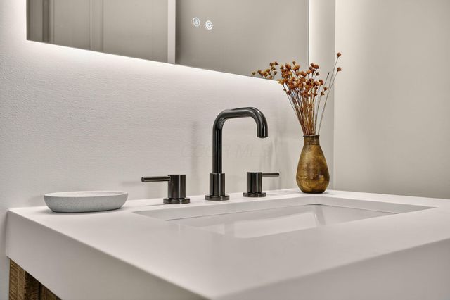 5390 Maple Drive, Lewis Center, OH 43035