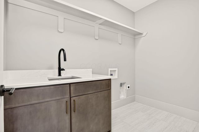 5390 Maple Drive, Lewis Center, OH 43035