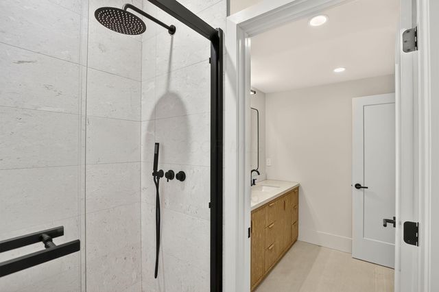 5390 Maple Drive, Lewis Center, OH 43035