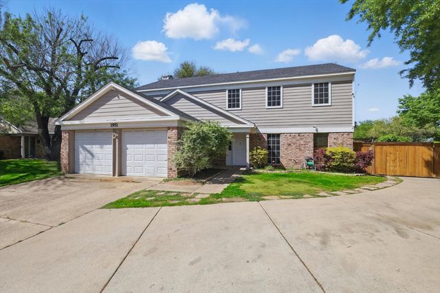 1951 Pin Oak Drive, Flower Mound, TX 75028