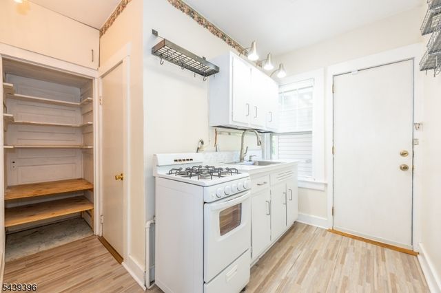 81 Lane Avenue, West Caldwell Twp., NJ 07006
