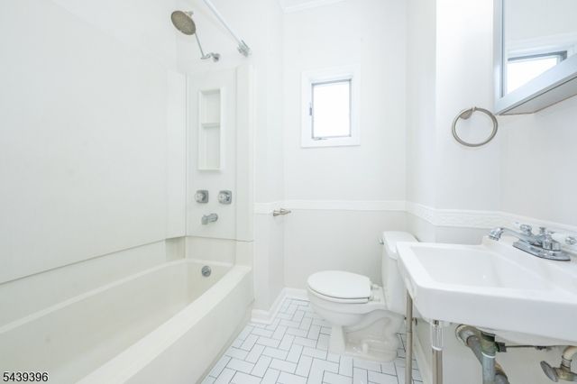 81 Lane Avenue, West Caldwell Twp., NJ 07006