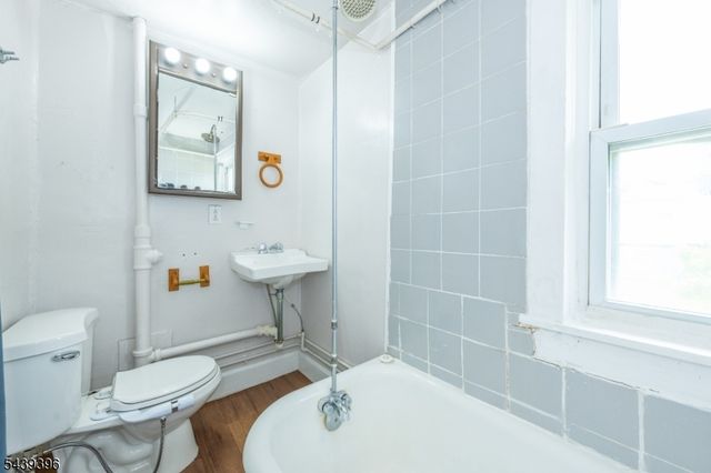 81 Lane Avenue, West Caldwell Twp., NJ 07006