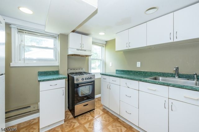 81 Lane Avenue, West Caldwell Twp., NJ 07006