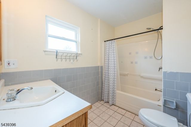 81 Lane Avenue, West Caldwell Twp., NJ 07006