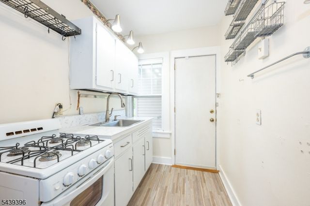 81 Lane Avenue, West Caldwell Twp., NJ 07006