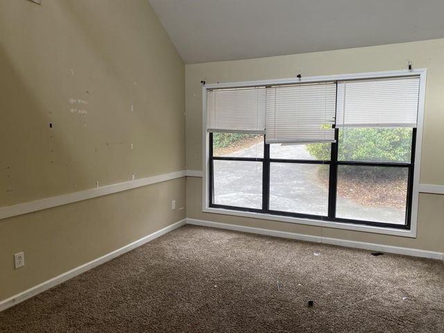 3958 Cotswold SW Drive, Lilburn, GA 30047