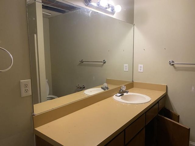 3958 Cotswold SW Drive, Lilburn, GA 30047