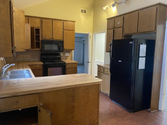 3958 Cotswold SW Drive, Lilburn, GA 30047