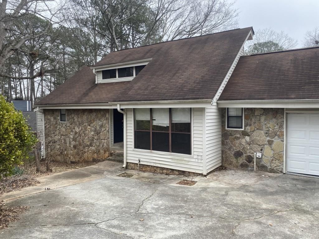 3958 Cotswold SW Drive, Lilburn, GA 30047