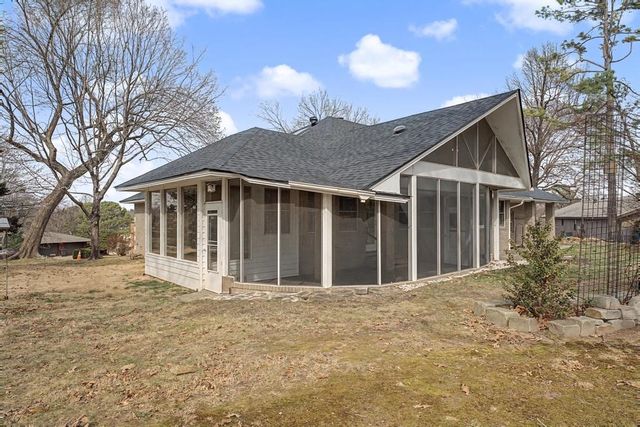 310 Emerald Point Drive, Springdale, AR 72764