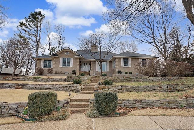 310 Emerald Point Drive, Springdale, AR 72764