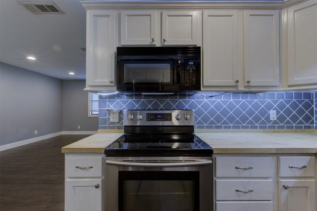 209 Case Street, Weatherford, TX 76086