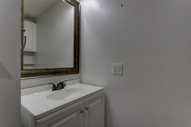209 Case Street, Weatherford, TX 76086