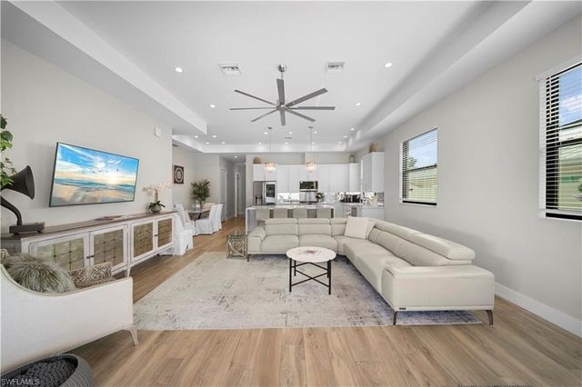 828 100th AVE N, Naples, FL 34108