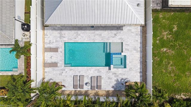 828 100th AVE N, Naples, FL 34108