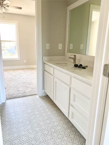 911 SW Springfield Drive, Ankeny, IA 50023